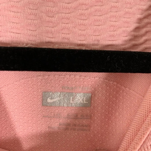 Nike Top Women's Large/XL Pink Long Sleeve Crew Neck Polyester Blend Shirt - Picture 4 of 7